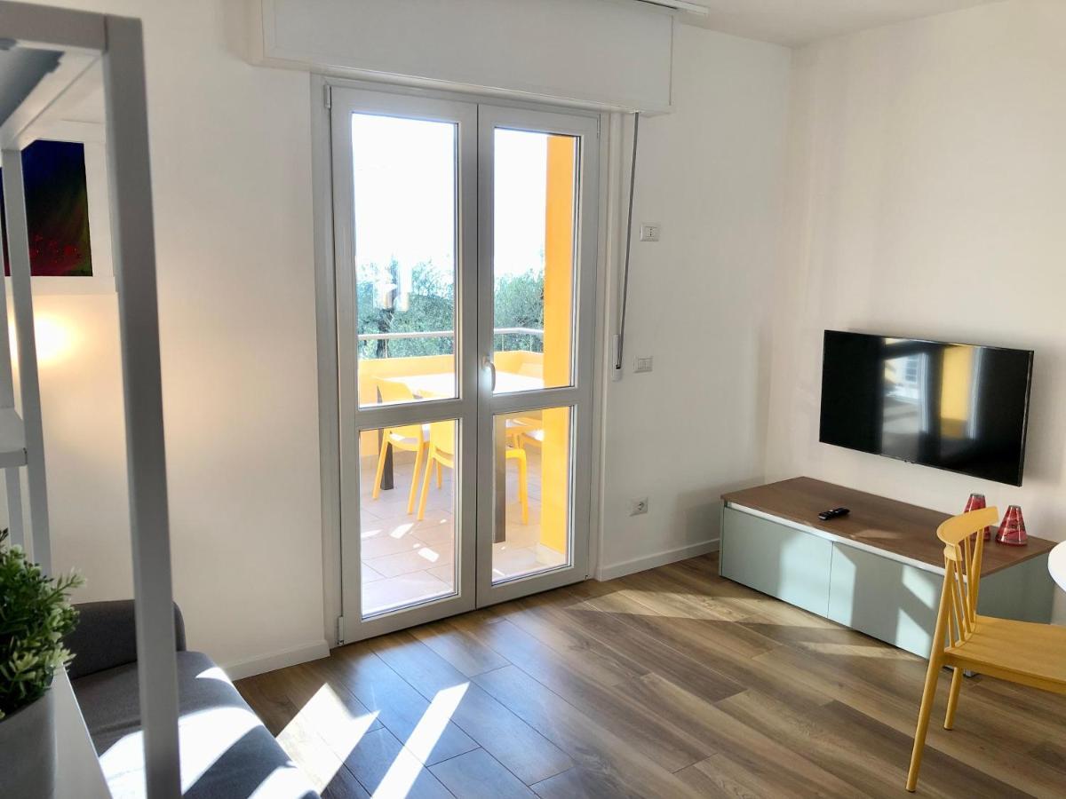 מאלצ'סינה Lake View Sottodossi Apartment מראה חיצוני תמונה
